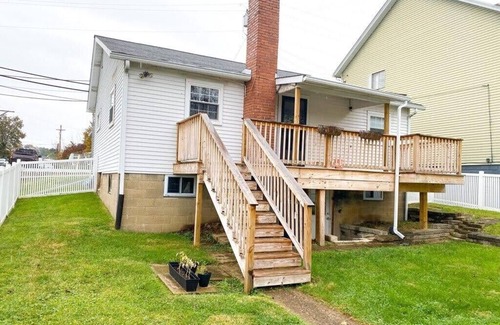 Bridgeville House | Cozy Century-Old Cottage in Historic Bridgeville