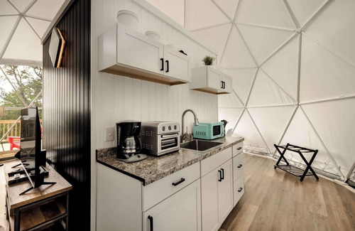 Capon Bridge House | Cozy Chalet & Luxe Domes Retreat w/Stunning Views