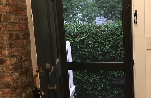 Westside Cottage | Cozy Charleston Cottage on the East Side