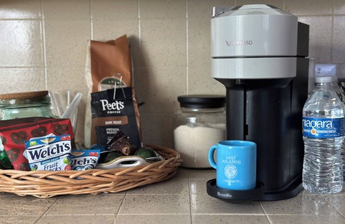 North Redondo Apartment | Cozy, charming 1-bedroom unit near the beach, with a piano.