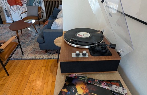 Summit - University House | Cozy Chic Retreat: 3BR Duplex in St. Paul