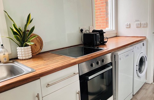 Turnham Green Apartment | COZY Chiswick Apartment - Great Location.