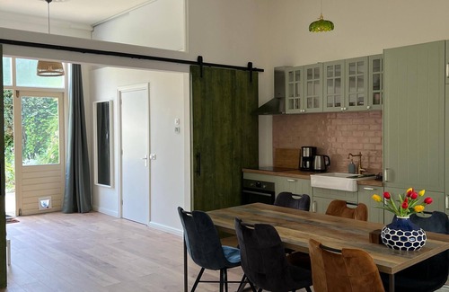 Delft Apartment | Cozy city center 75 m2 apartment suite, 5 minutes from the station