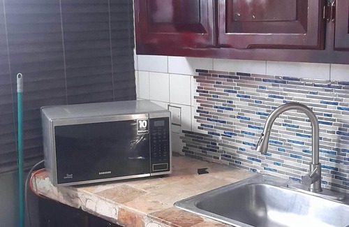New Kingston Apartment | Cozy & Clean 2-Bedroom Stay in New Kingston/Half-Way Tree area