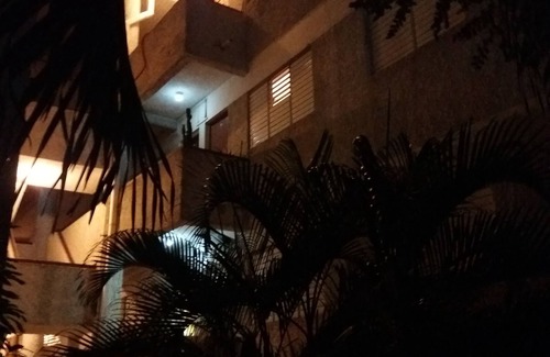 New Kingston Apartment | Cozy & Clean 2-Bedroom Stay in New Kingston/Half-Way Tree area