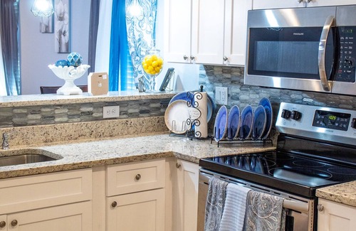 Sanford House | Cozy, Clean Sanford Cottage