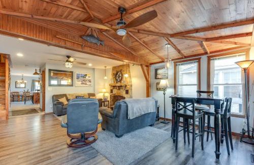 Clear Lake House | Cozy Clear Lake Home - Walk to Town and Boat Dock!