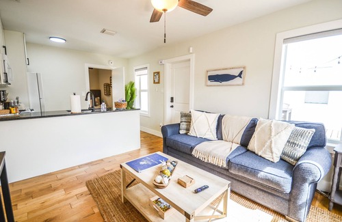 Parrot Cove Cottage | Cozy Coastal Cottage - Sabal Palm Cottage