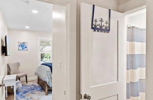 Niceville House | Cozy Coastal Cottage