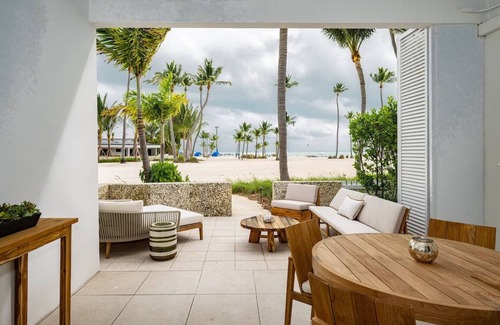 Islamorada Hotel | Cozy Coastal Haven for Relaxation! With Pools and Water Sports Onsite!