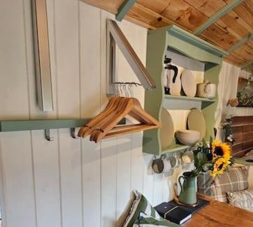 Northampton House | Cozy Cobblers Cabin