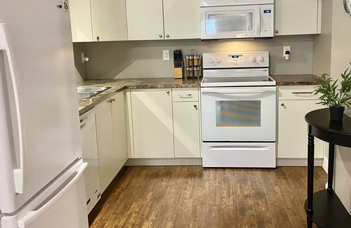 Prince George House | Cozy & Comfy~Fast WI-FI~Self Check-In~Free Parking