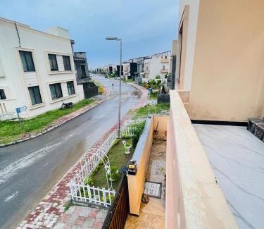 Bahria Town House | Cozy & comfy House