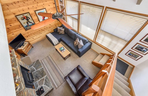 Mammoth Lakes Condo | Cozy Condo: Close To Canyon Lodge