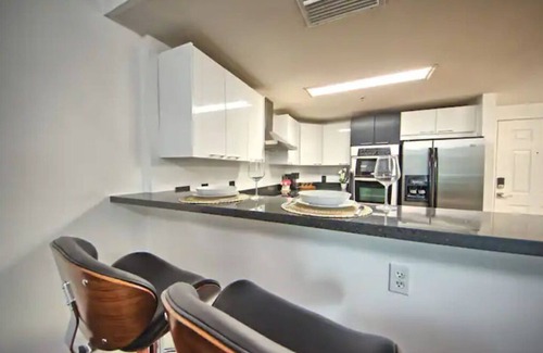 Brickell Condo | Cozy condo in Brickell with parking and pool
