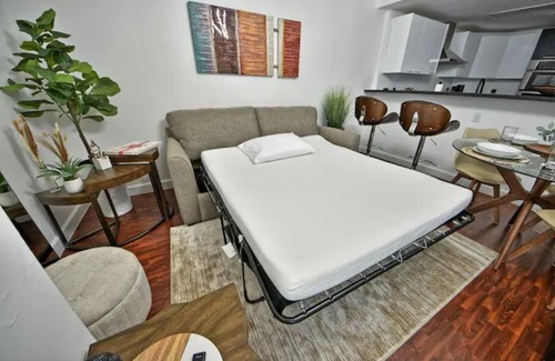 Brickell Condo | Cozy condo in Brickell with parking and pool