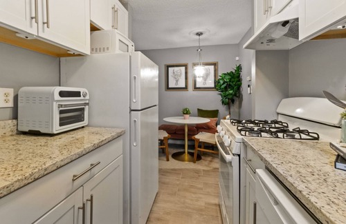 Huntington Condo | Cozy Condo in City: Just Steps to the Metro!