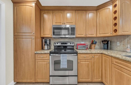 Lauderdale-by-the-Sea Condo | Cozy Condo! Walk To The BEACH across the Street.