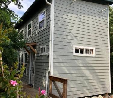Cardinal Hills Estates House | Cozy Coop Casita - Lake Travis-Hot Tub-Tiny House