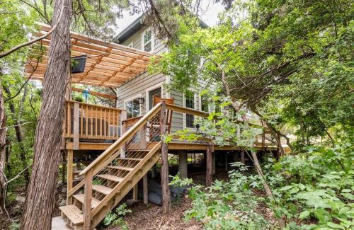 Cardinal Hills Estates House | Cozy Coop Casita - Lake Travis-Hot Tub-Tiny House