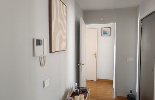 Faubourg de l'Arche House | Cozy Corner near Paris La Defense Grande Arche