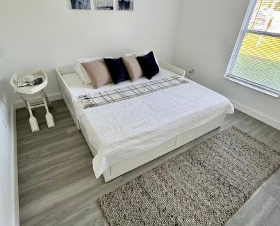 Vero Lake Estates House | Cozy Costal Home