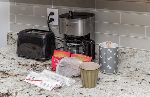 Fellowship Cottage | Cozy Cottage 15 Min to WEC With a Fully Fenced Yard. Dogs Stay for Free!