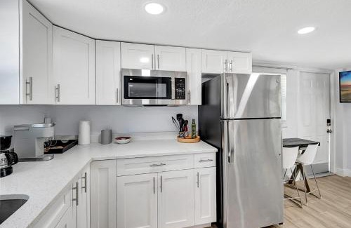 Delray Beach House | Cozy Cottage 5 Min to Beach - Perfect for Couples