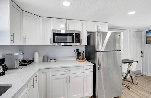 Delray Beach House | Cozy Cottage 5 Min to Beach – Perfect for Couples