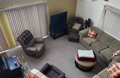 Canadian Lakes Ski Chalet | Cozy Cottage at Canadian Lakes