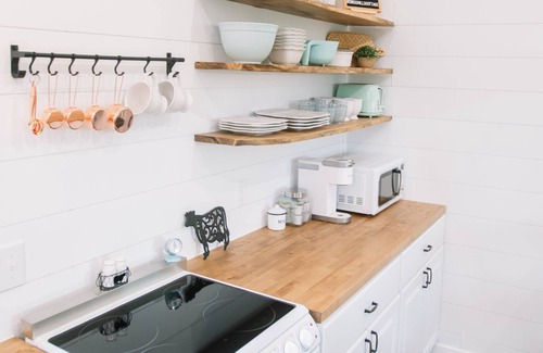 Dry Ridge Cottage | Cozy Cottage at Pumpkin Patch Near Ark: No Cleaning Fee & Free Farm Passes!