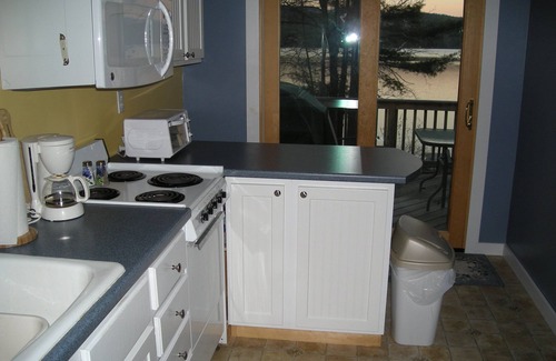 Holderness House | Cozy Cottage Bungalow On Big Squam