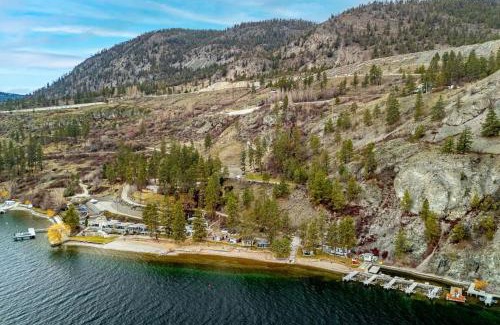 Central Okanagan House | Cozy Cottage by the Lakeshore #4