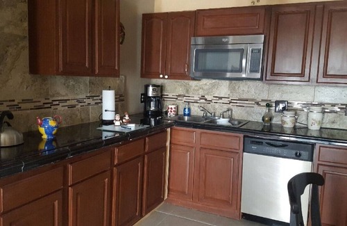 Greenacres Apartment | Cozy Cottage central located