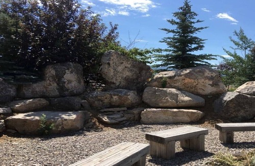 Driggs Cottage | Cozy Cottage escape in the Tetons