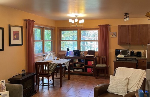 North Bangor House | Cozy Cottage Escape on 123 acres