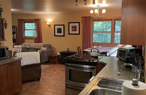 North Bangor House | Cozy Cottage Escape on 123 acres