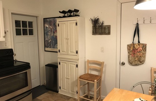 Croton-on-Hudson Cottage | Cozy Cottage Get Away