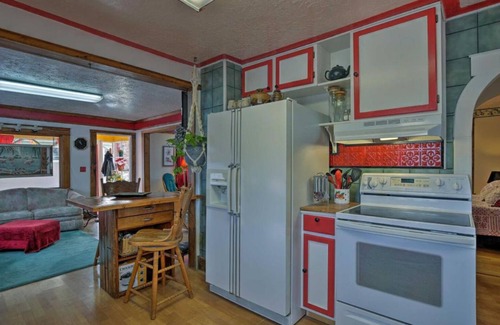 Pocatello House | Cozy cottage home located on Center St near Portneuf Hospital and the ISU campus