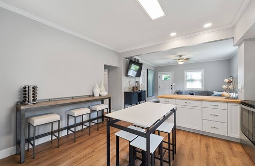 Columbia Cottage | Cozy Cottage Home - Walk to Downtown Columbia