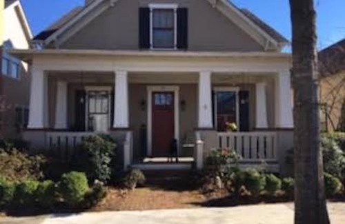 Hammond's Ferry House | Cozy Cottage in beautiful Riverfront community.