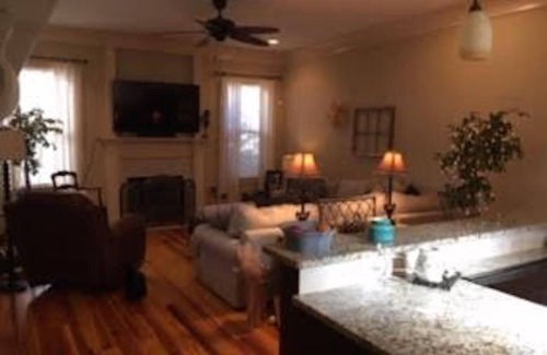 Hammond's Ferry House | Cozy Cottage in beautiful Riverfront community.