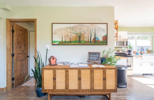 Pine Cottage | Cozy Cottage in the Center of Historic Pine Grove