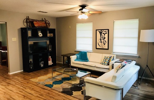 Canton Cottage | Cozy Cottage in the Woods