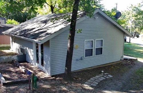 Copeland Cottage | Cozy Cottage on Grand Lake w/ boat parking & an RV Hookup