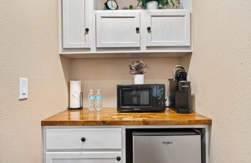 Branson Cottage | COZY COTTAGE - Private Hot Tub and Fire Pit