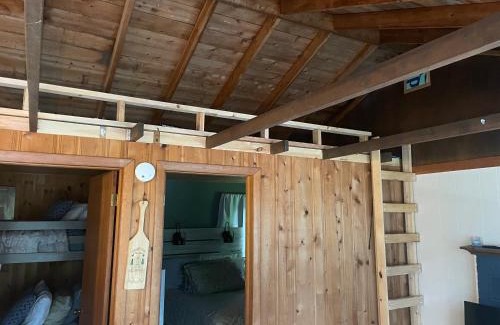 Holland House | Cozy Cottage