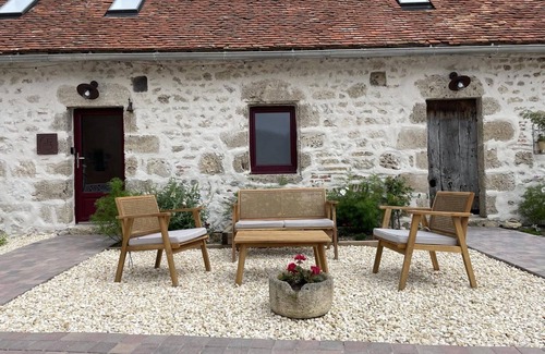 Montaigu-le-Blin Cottage | Cozy cottage with spa, near Vichy