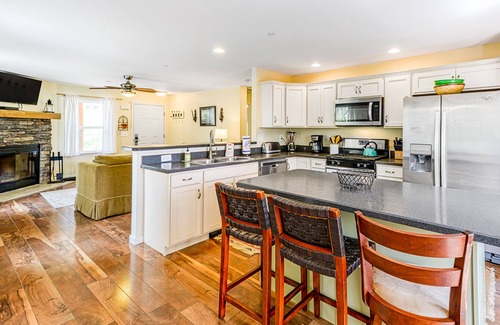 Sky Valley Cottage | Cozy cottage with fireplace & outdoor firepit - close to lake access