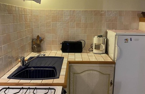 Neuvy Cottage | Cozy cottage with terrace in Neuvy, pets allowed